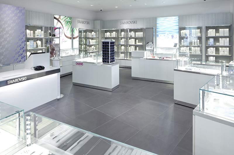 4-24-13_DCBG_Swarovski_FSmall_15